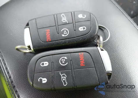 2021 Jeep Grand Cherokee Laredo X 4X4 z USA, uszkodzony, nr VIN 1C4RJFAG1MC652407